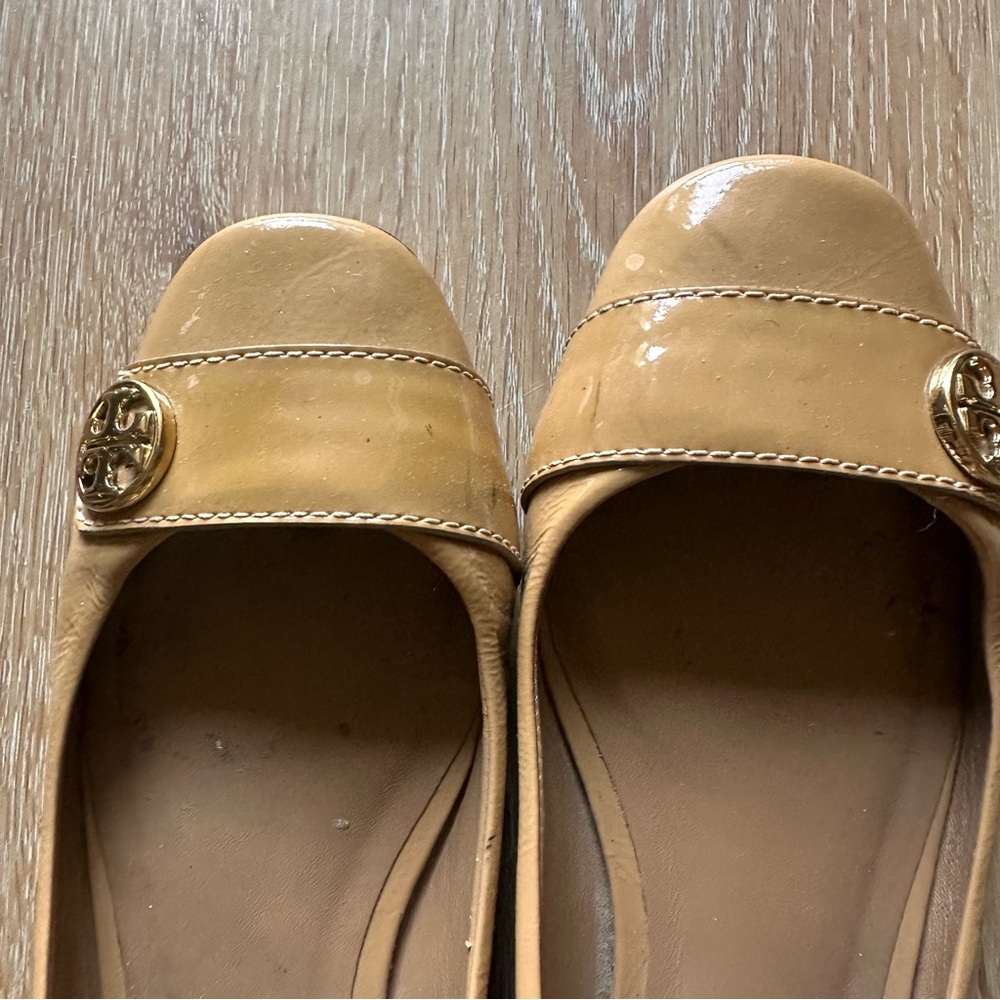 Tory Burch Gold-Tone Tan Flats - Picture 2 of 6